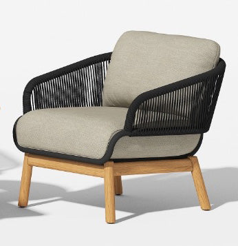 Akka Lounge chair