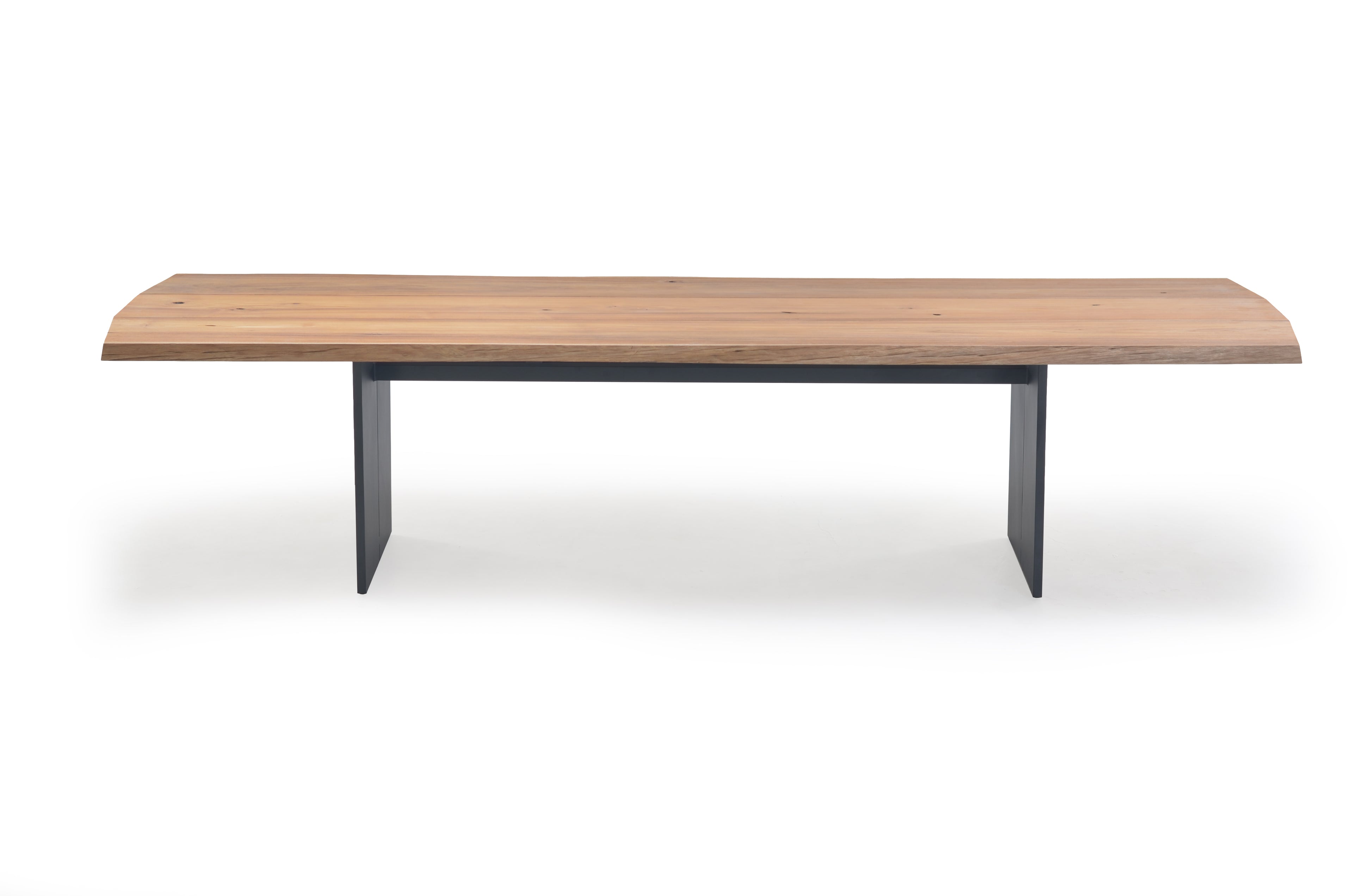 Table de jardin en planches