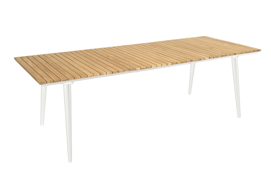 Fontelina236x90wh 0726_018